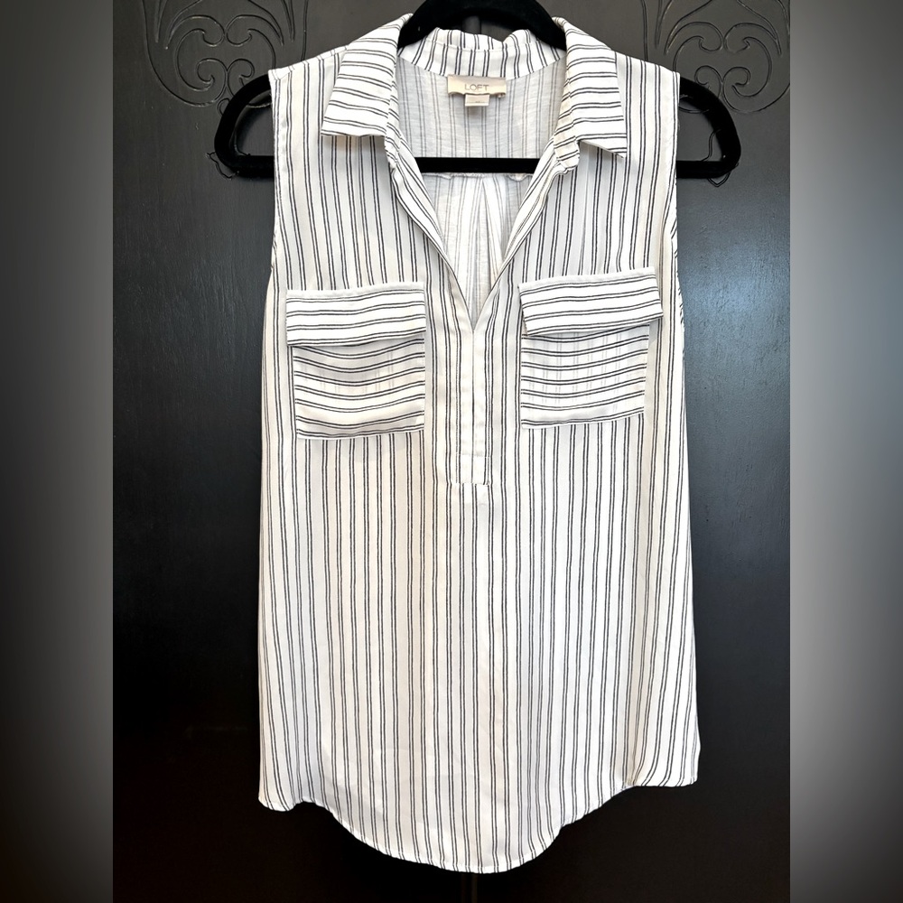 Loft size medium sleeveless button down top